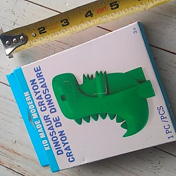New Kid Made  Dinosaur Crayon With Box - Picture 3 of 3